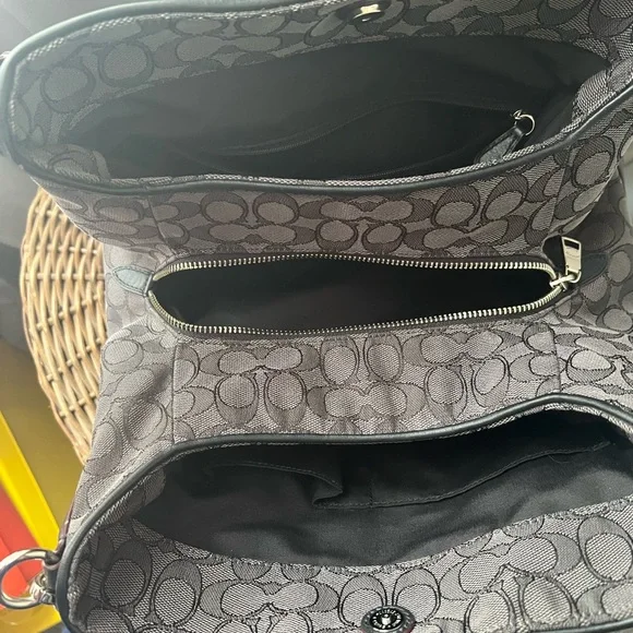 Coach Phoebe Black/Charcoal Shoulder Bag in Outline Signature Jacquard - Picture 2 of 10